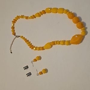 NEW! Necklace and 2 Pair Earring Set